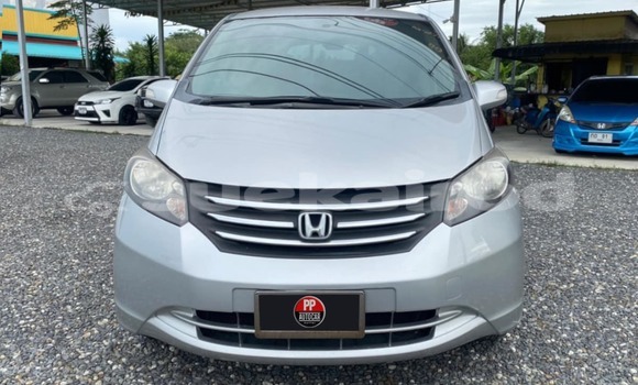Buy Used Honda Freed Silver Car in Songkhla in Songkhla