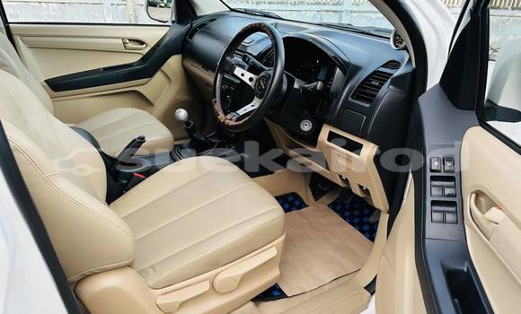 Buy Used Isuzu D-Max White Car in Bangkok in Bangkok Buy Used Isuzu D-Max White Car in Bangkok in Bangkok