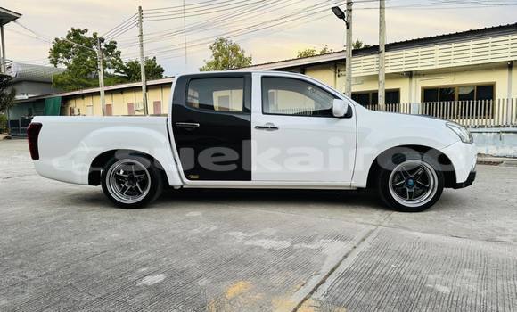 Buy Used Isuzu D-Max White Car in Bangkok in Bangkok Buy Used Isuzu D-Max White Car in Bangkok in Bangkok