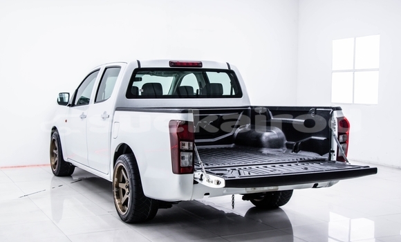 Buy Used Isuzu D-Max White Car in Bangkok in Bangkok Buy Used Isuzu D-Max White Car in Bangkok in Bangkok