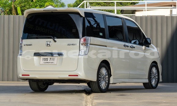 Buy Used Honda Stepwgn White Car in Bangkok in Bangkok Buy Used Honda Stepwgn White Car in Bangkok in Bangkok