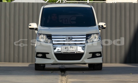 Buy Used Honda Stepwgn White Car in Bangkok in Bangkok Buy Used Honda Stepwgn White Car in Bangkok in Bangkok