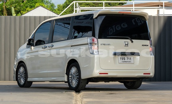 Buy Used Honda Stepwgn White Car in Bangkok in Bangkok Buy Used Honda Stepwgn White Car in Bangkok in Bangkok