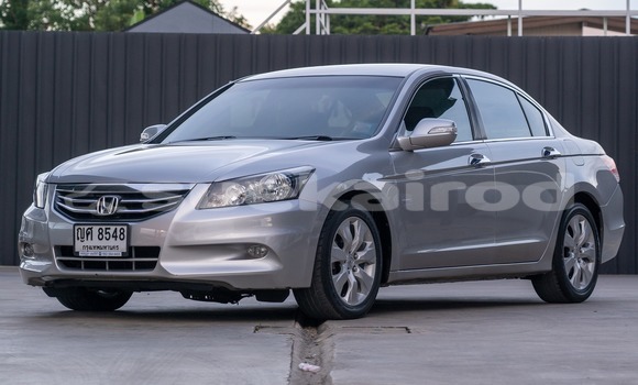 ซื้อ รถมือสอง Honda Accord เงิน รถยนต์ ใน %{เมือง} ใน กรุงเทพมหานคร