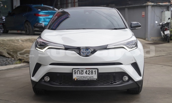 Buy Used Toyota C-HR White Car in Bangkok in Bangkok Buy Used Toyota C-HR White Car in Bangkok in Bangkok