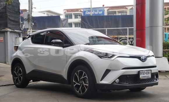 Buy Used Toyota C-HR White Car in Bangkok in Bangkok Buy Used Toyota C-HR White Car in Bangkok in Bangkok