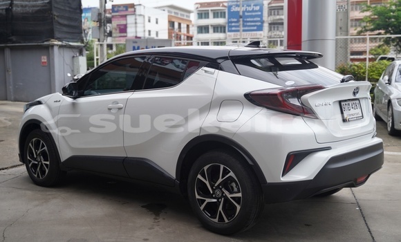 Buy Used Toyota C-HR White Car in Bangkok in Bangkok Buy Used Toyota C-HR White Car in Bangkok in Bangkok