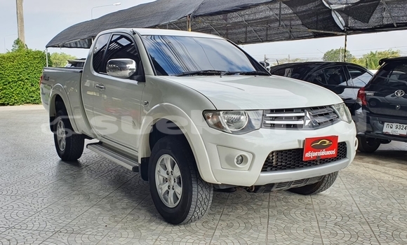 Buy Used Mitsubishi Triton White Car in Bangkok in Bangkok Buy Used Mitsubishi Triton White Car in Bangkok in Bangkok
