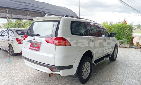 ซื้อ รถมือสอง Mitsubishi Pajero Sport ขาว รถยนต์ ใน %{เมือง} ใน กรุงเทพมหานคร ซื้อ รถมือสอง Mitsubishi Pajero Sport ขาว รถยนต์ ใน %{เมือง} ใน กรุงเทพมหานคร