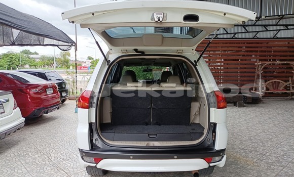 ซื้อ รถมือสอง Mitsubishi Pajero Sport ขาว รถยนต์ ใน %{เมือง} ใน กรุงเทพมหานคร ซื้อ รถมือสอง Mitsubishi Pajero Sport ขาว รถยนต์ ใน %{เมือง} ใน กรุงเทพมหานคร