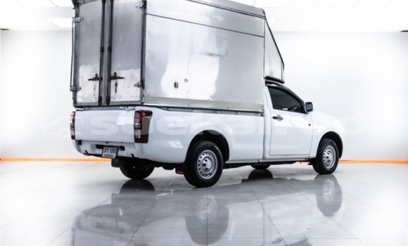Buy Used Isuzu D-Max White Car in Bangkok in Bangkok Buy Used Isuzu D-Max White Car in Bangkok in Bangkok