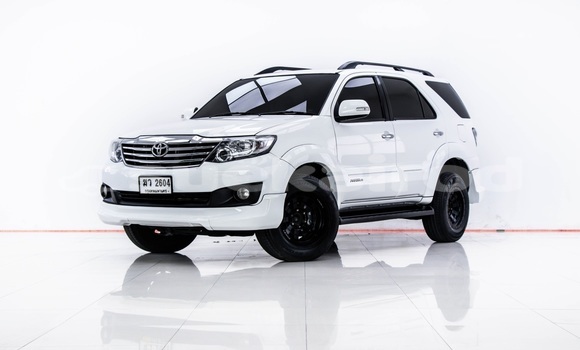 Buy Used Toyota Fortuner White Car in Bangkok in Bangkok