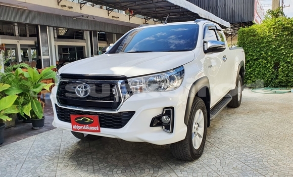 ซื้อ รถมือสอง Toyota Hiluxe Revo ขาว รถยนต์ ใน %{เมือง} ใน ยโสธร