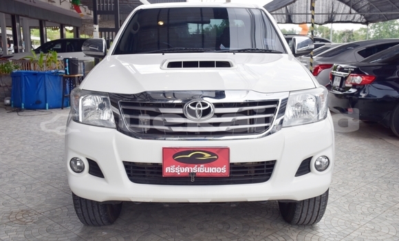 Buy Used Toyota Hiluxe VIGO White Car in Yasothon in Yasothon Buy Used Toyota Hiluxe VIGO White Car in Yasothon in Yasothon
