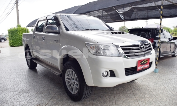 Buy Used Toyota Hiluxe VIGO White Car in Yasothon in Yasothon Buy Used Toyota Hiluxe VIGO White Car in Yasothon in Yasothon
