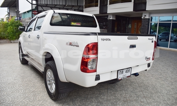Buy Used Toyota Hiluxe VIGO White Car in Yasothon in Yasothon Buy Used Toyota Hiluxe VIGO White Car in Yasothon in Yasothon