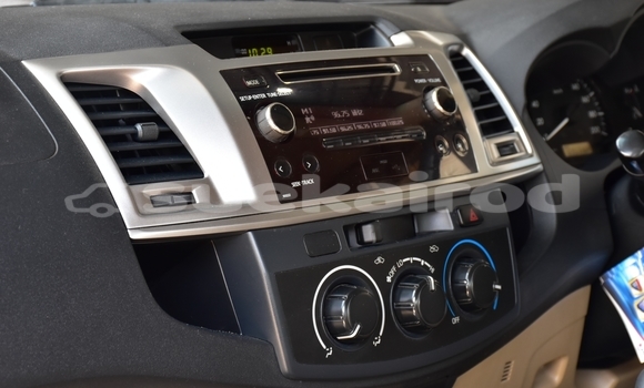 Buy Used Toyota Hiluxe VIGO White Car in Yasothon in Yasothon Buy Used Toyota Hiluxe VIGO White Car in Yasothon in Yasothon