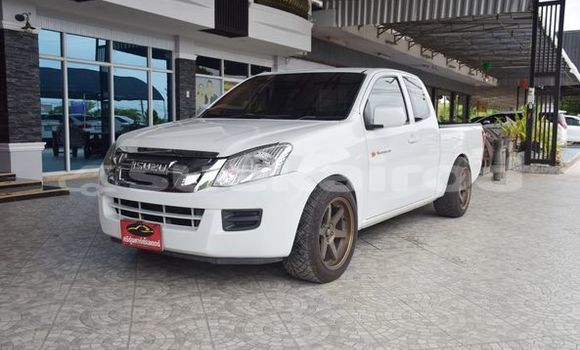 Buy Used Isuzu D-Max White Car in Yasothon in Yasothon