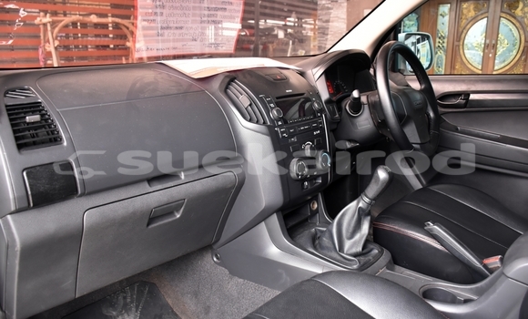 Buy Used Isuzu D-Max White Car in Yasothon in Yasothon Buy Used Isuzu D-Max White Car in Yasothon in Yasothon