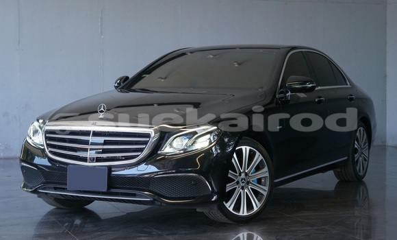 ซื้อ รถมือสอง Mercedes‒Benz E–Class สีดำ รถยนต์ ใน %{เมือง} ใน กรุงเทพมหานคร