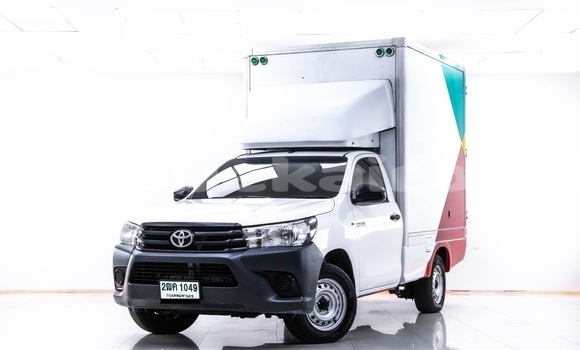 ซื้อ รถมือสอง Toyota Hiluxe Revo ขาว รถยนต์ ใน %{เมือง} ใน กรุงเทพมหานคร