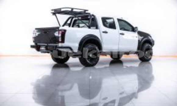 Buy Used Isuzu D-Max White Car in Bangkok in Bangkok Buy Used Isuzu D-Max White Car in Bangkok in Bangkok