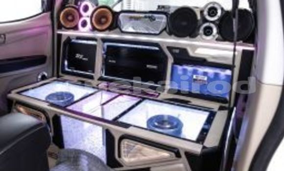 Buy Used Isuzu D-Max White Car in Bangkok in Bangkok Buy Used Isuzu D-Max White Car in Bangkok in Bangkok