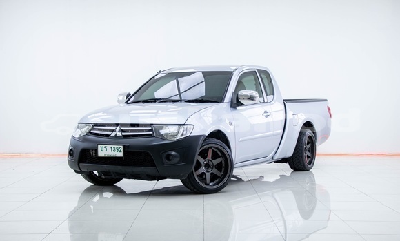 ซื้อ รถมือสอง Mitsubishi Triton เงิน รถยนต์ ใน %{เมือง} ใน กรุงเทพมหานคร