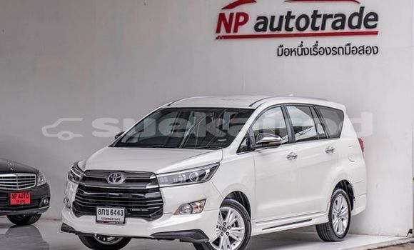 ซื้อ รถมือสอง Toyota Innova ขาว รถยนต์ ใน %{เมือง} ใน กรุงเทพมหานคร