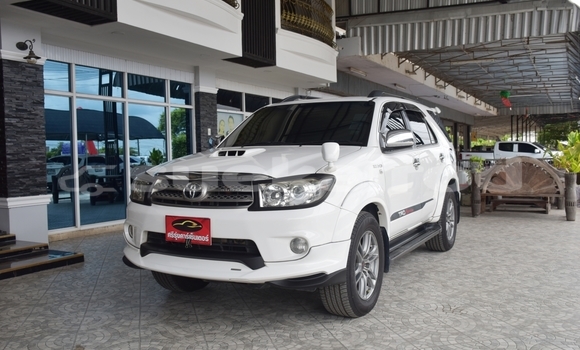 Buy Used Toyota Fortuner White Car in Bangkok in Bangkok