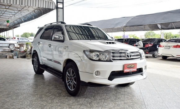ซื้อ รถมือสอง Toyota Fortuner ขาว รถยนต์ ใน %{เมือง} ใน กรุงเทพมหานคร ซื้อ รถมือสอง Toyota Fortuner ขาว รถยนต์ ใน %{เมือง} ใน กรุงเทพมหานคร