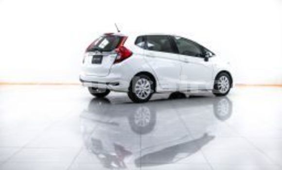 Buy Used Honda Jazz White Car in Bangkok in Bangkok Buy Used Honda Jazz White Car in Bangkok in Bangkok