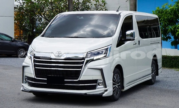 Buy Used Toyota Matrix White Car in Bangkok in Bangkok