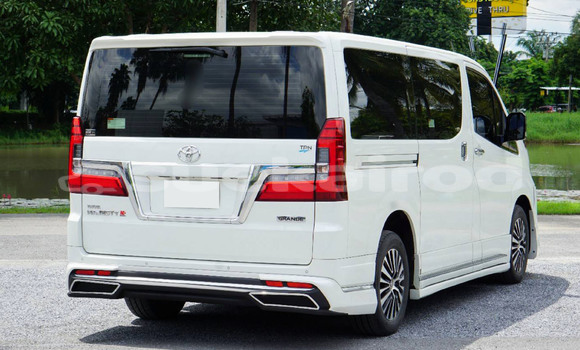 Buy Used Toyota Matrix White Car in Bangkok in Bangkok Buy Used Toyota Matrix White Car in Bangkok in Bangkok