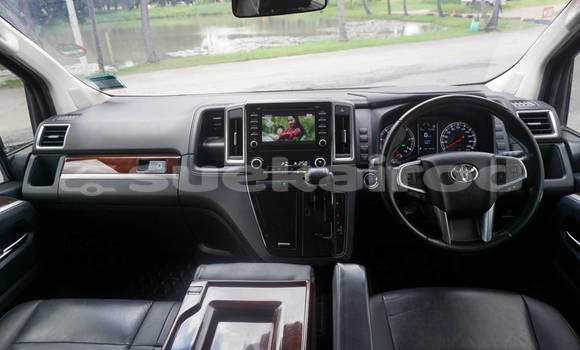 Buy Used Toyota Matrix White Car in Bangkok in Bangkok Buy Used Toyota Matrix White Car in Bangkok in Bangkok