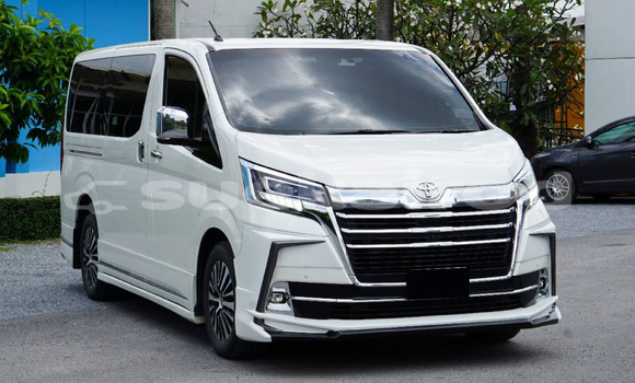 Buy Used Toyota Matrix White Car in Bangkok in Bangkok Buy Used Toyota Matrix White Car in Bangkok in Bangkok