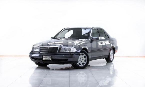 ซื้อ รถมือสอง Mercedes‒Benz C–Class อื่น ๆ รถยนต์ ใน %{เมือง} ใน กรุงเทพมหานคร