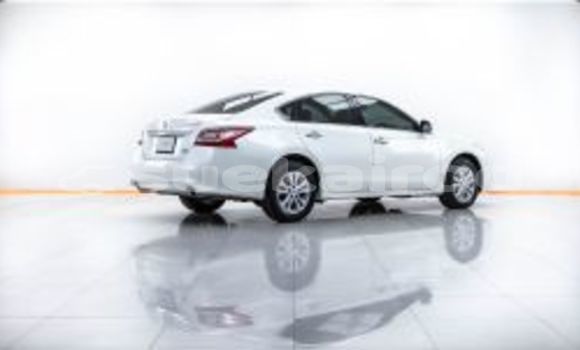 Buy Used Nissan Teana White Car in Bangkok in Bangkok Buy Used Nissan Teana White Car in Bangkok in Bangkok