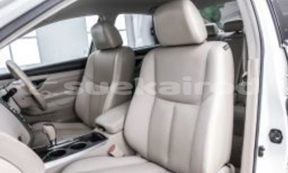 Buy Used Nissan Teana White Car in Bangkok in Bangkok Buy Used Nissan Teana White Car in Bangkok in Bangkok