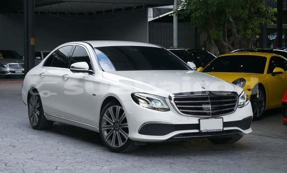 ซื้อ รถมือสอง Mercedes-Benz E-Classe อื่น ๆ รถยนต์ ใน %{เมือง} ใน กรุงเทพมหานคร