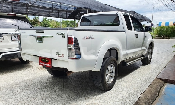 Buy Used Toyota Hiluxe VIGO White Car in Bangkok in Bangkok Buy Used Toyota Hiluxe VIGO White Car in Bangkok in Bangkok