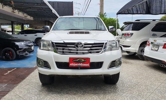 Buy Used Toyota Hiluxe VIGO White Car in Bangkok in Bangkok Buy Used Toyota Hiluxe VIGO White Car in Bangkok in Bangkok