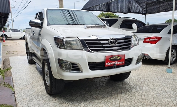Buy Used Toyota Hiluxe VIGO White Car in Bangkok in Bangkok Buy Used Toyota Hiluxe VIGO White Car in Bangkok in Bangkok