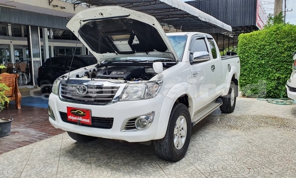 Buy Used Toyota Hiluxe VIGO White Car in Bangkok in Bangkok Buy Used Toyota Hiluxe VIGO White Car in Bangkok in Bangkok