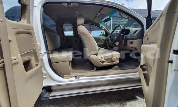 Buy Used Toyota Hiluxe VIGO White Car in Bangkok in Bangkok Buy Used Toyota Hiluxe VIGO White Car in Bangkok in Bangkok