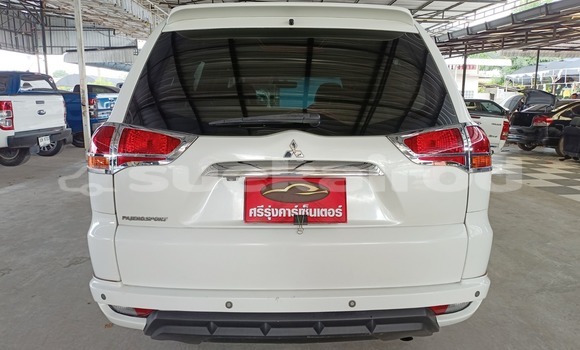 ซื้อ รถมือสอง Mitsubishi Pajero Sport ขาว รถยนต์ ใน %{เมือง} ใน กรุงเทพมหานคร ซื้อ รถมือสอง Mitsubishi Pajero Sport ขาว รถยนต์ ใน %{เมือง} ใน กรุงเทพมหานคร