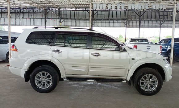 ซื้อ รถมือสอง Mitsubishi Pajero Sport ขาว รถยนต์ ใน %{เมือง} ใน กรุงเทพมหานคร ซื้อ รถมือสอง Mitsubishi Pajero Sport ขาว รถยนต์ ใน %{เมือง} ใน กรุงเทพมหานคร