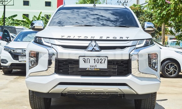 Buy Used Mitsubishi Triton White Car in Bangkok in Bangkok Buy Used Mitsubishi Triton White Car in Bangkok in Bangkok