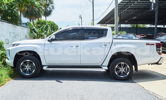 Buy Used Mitsubishi Triton White Car in Bangkok in Bangkok Buy Used Mitsubishi Triton White Car in Bangkok in Bangkok