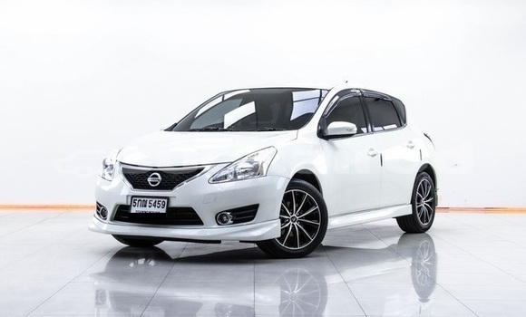 Buy Used Nissan Pulsar White Car in Bangkok in Bangkok